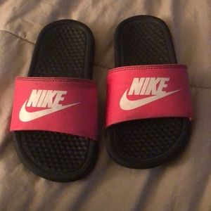Nike sandal slides pink girls 13